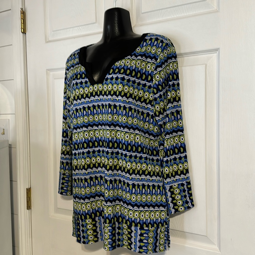 Women’s Top from Rafaella in size Large.  Comfortable with 3/4+ sleeve length.